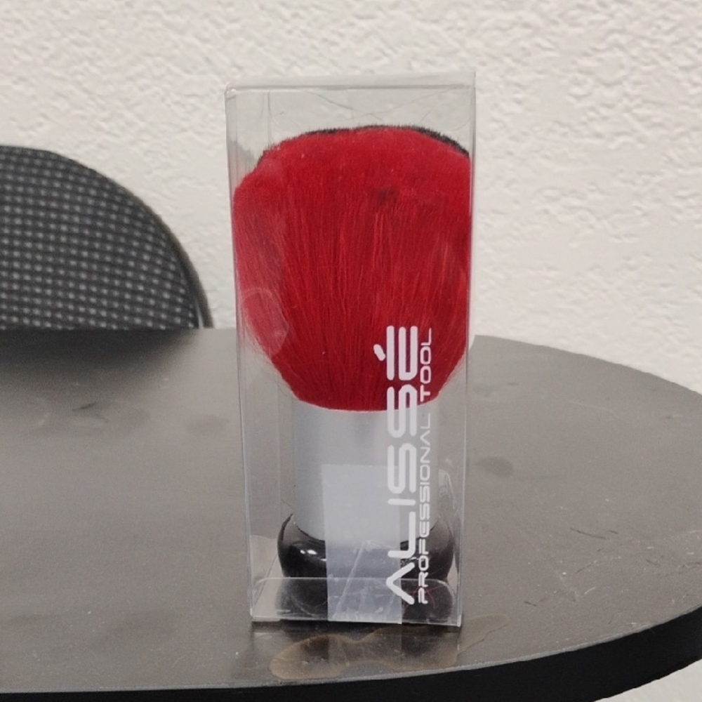 Alissé Professional Makeup Brush - Red